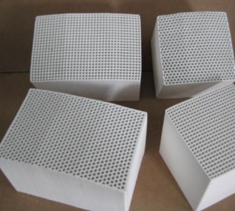 Heat storage body