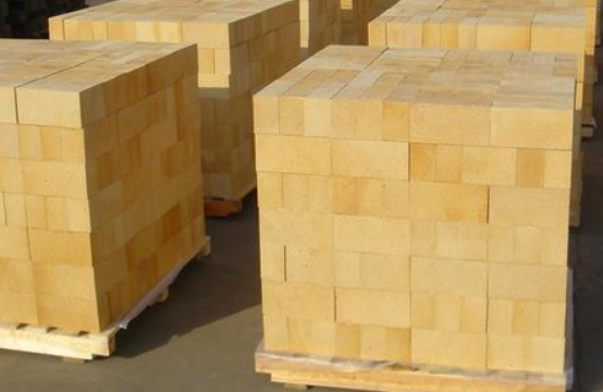 Refractory bricks